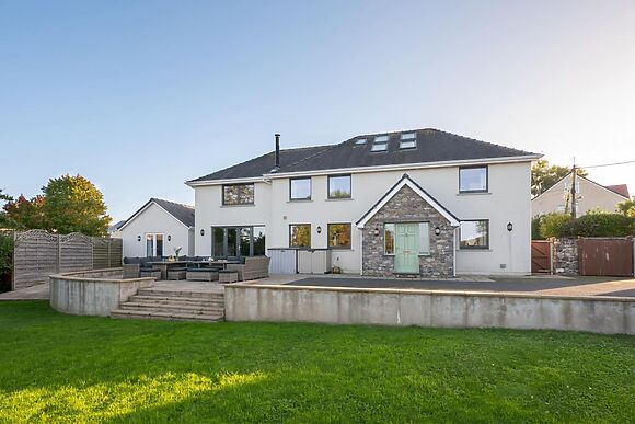 Large Hall for 15 in Llanrhidian