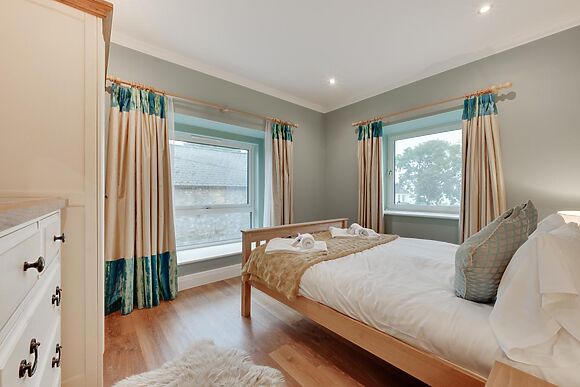 Large Hall for 15 in Llanrhidian