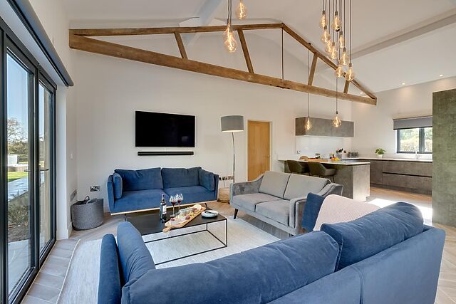 4-Bedroom Hot Tub Barn in Mattishall