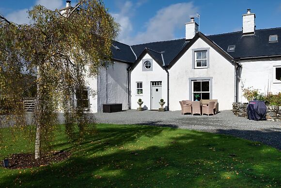 Spacious House for 8 in Brithdir