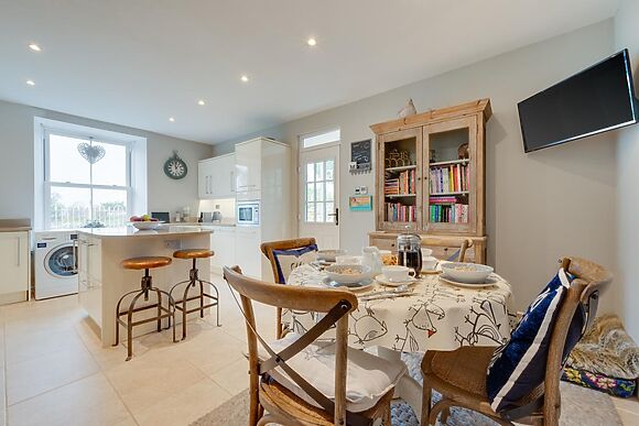 Spacious House for 8 in Brithdir