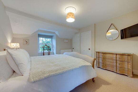 Spacious House for 8 in Brithdir