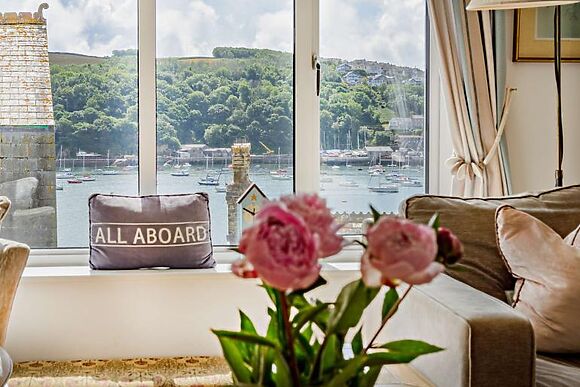 Harbour's Reach - Fowey