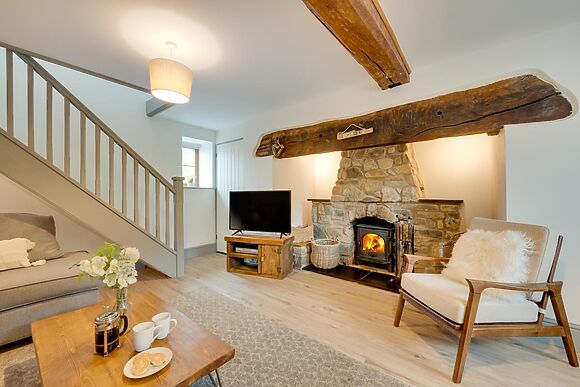 Large Cottage for 12 in Cemmaes