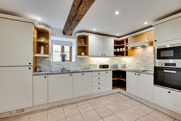 Large Cottage for 12 in Cemmaes