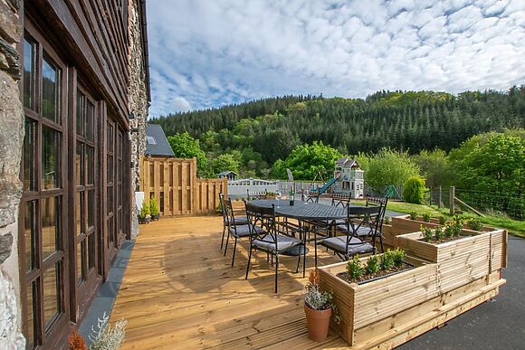 Large Cottage for 12 in Cemmaes