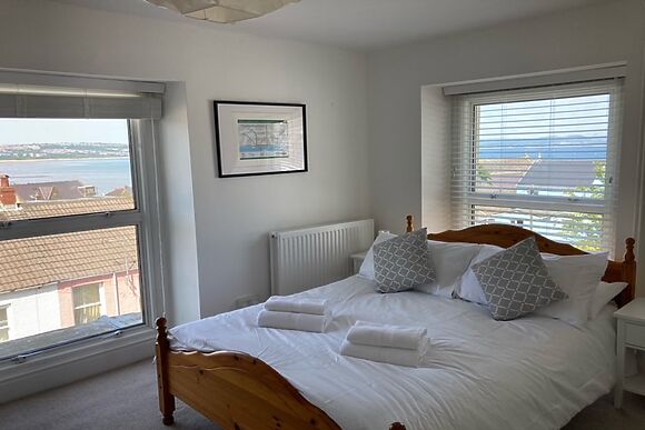 House for 8 in Mumbles