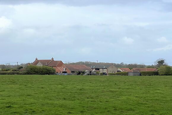 Spacious Cottage for 8 in Roughton
