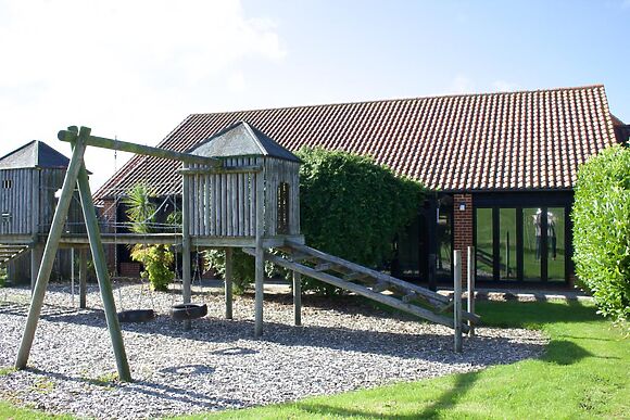 Spacious Cottage for 8 in Roughton