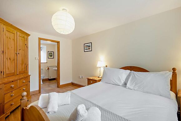 Spacious Cottage for 8 in Roughton