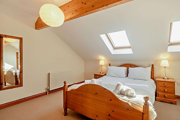 Spacious Cottage for 8 in Roughton