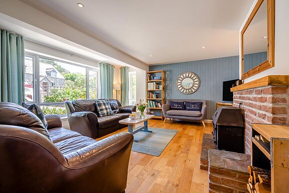 House for 8 in Porthcurno