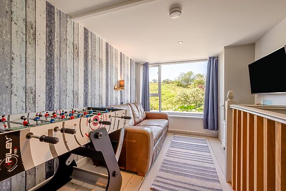 House for 8 in Porthcurno