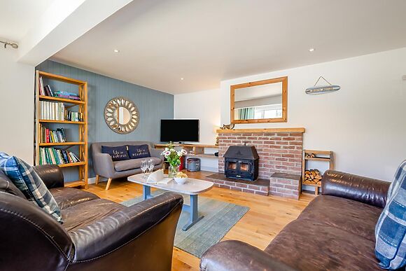 House for 8 in Porthcurno