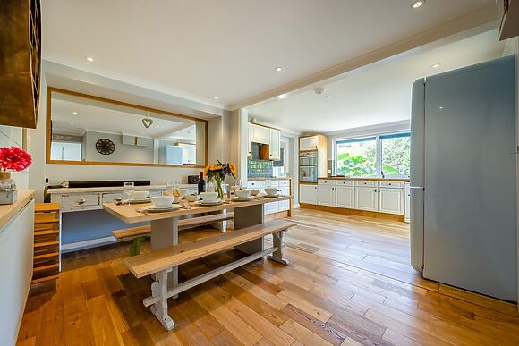 House for 8 in Porthcurno