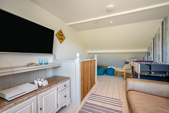 House for 8 in Porthcurno