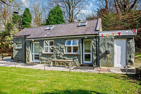 Llety Eryri Snowdonia Woodland Cottage