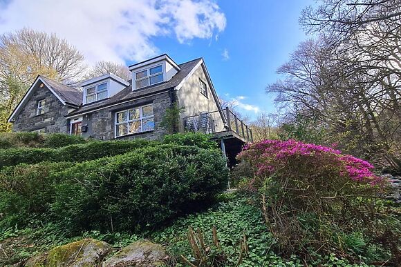 Llety Eryri Snowdonia Woodland Cottage