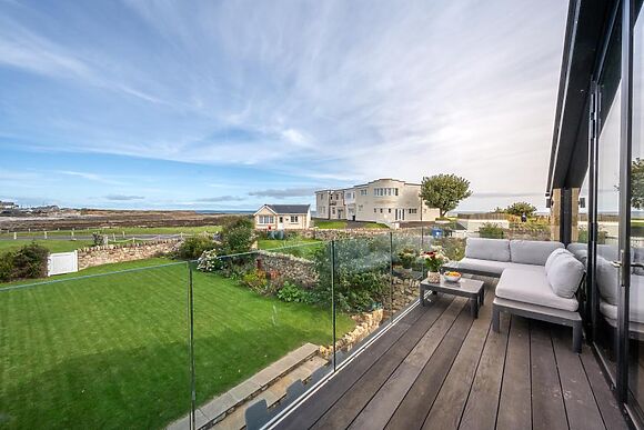 Sea View Bach