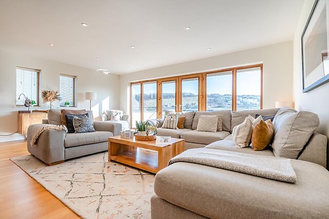 4-Bedroom Hot Tub Cottage in Newquay