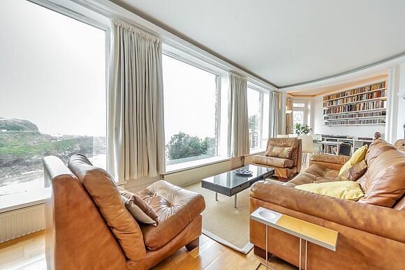 2-Bedroom Apartment with Sea Views in Little Haven