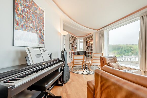 2-Bedroom Apartment with Sea Views in Little Haven