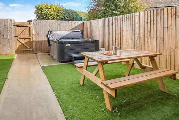 4-Bedroom Hot Tub Barn in Little Rissington