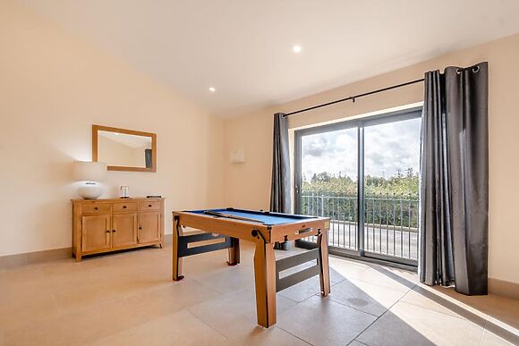 4-Bedroom Hot Tub Barn in Little Rissington