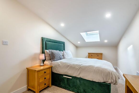 4-Bedroom Hot Tub Barn in Little Rissington