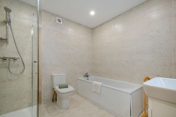 4-Bedroom Hot Tub Barn in Little Rissington