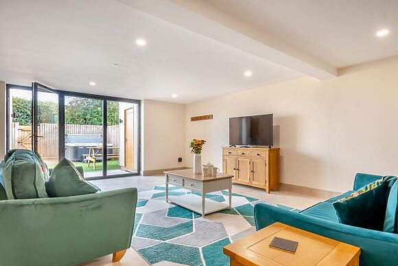 4-Bedroom Barn for 8 in Little Rissington - photo 4 of 15
