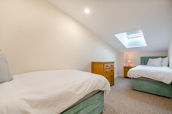 4-Bedroom Barn for 8 in Little Rissington - photo 13 of 15