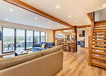 3-Bedroom Hot Tub Barn in Outwell