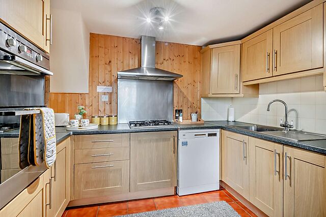 2-Bedroom Hot Tub Lodge in Welney