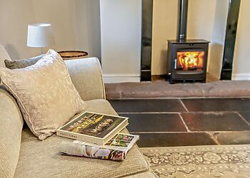 4-Bedroom Hot Tub Cottage in Kinniside