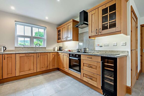 Lakeside Hot Tub Lodge