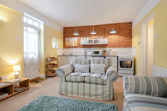 Swallows Nest Briston