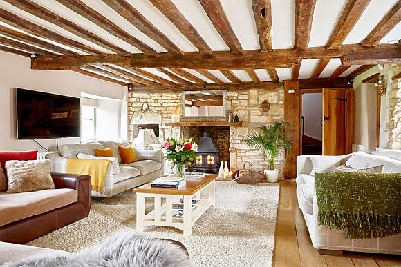 6-Bedroom Hot Tub Manor in France Lynch