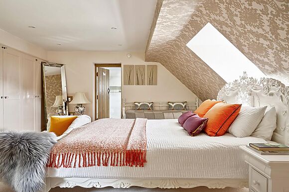 6-Bedroom Hot Tub Manor in France Lynch