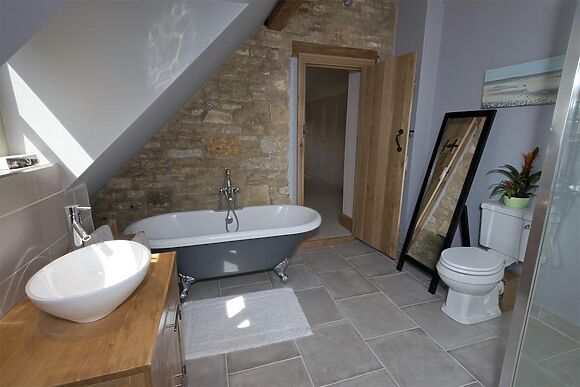 6-Bedroom Hot Tub Manor in France Lynch