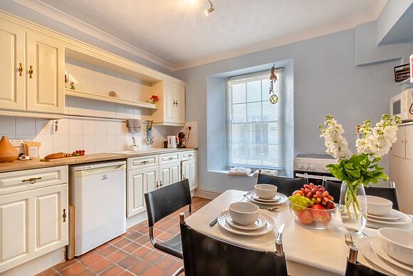 Alpha Cottage Tenby