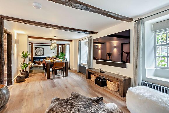 3-Bedroom Hot Tub Cottage in Grange