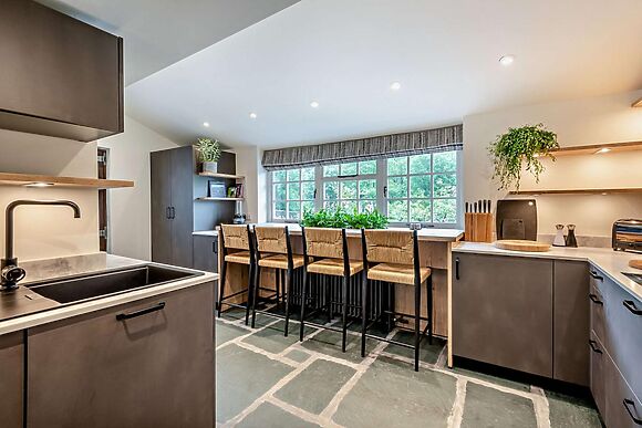 3-Bedroom Hot Tub Cottage in Grange