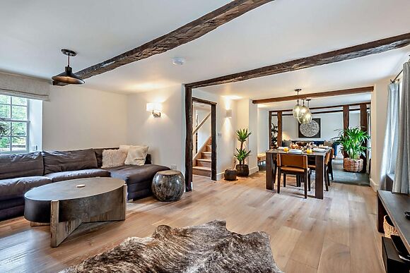 3-Bedroom Hot Tub Cottage in Grange
