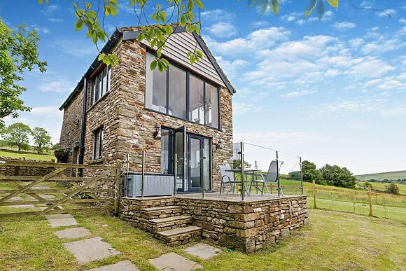 Peebs Palace At Tanpits Farm
