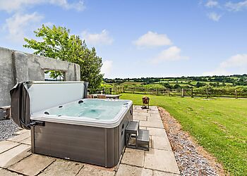 Converted Farmhouse for 14 in Oakford