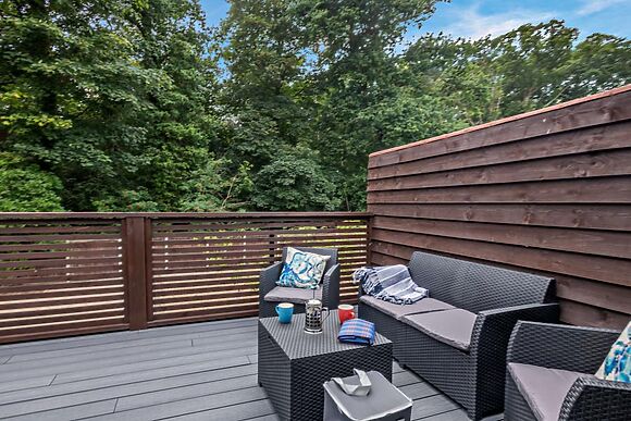 Robins Rest At Wayside Farm