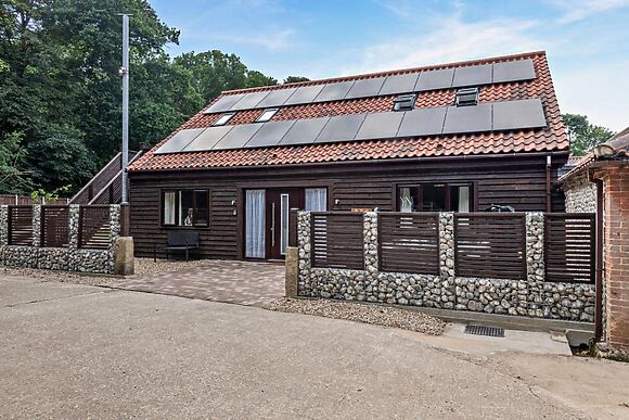 Robins Rest At Wayside Farm