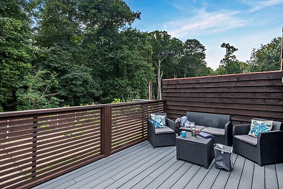 Robins Rest At Wayside Farm