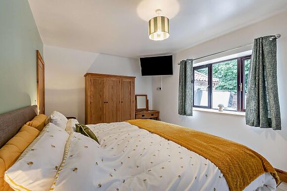 Robins Rest At Wayside Farm